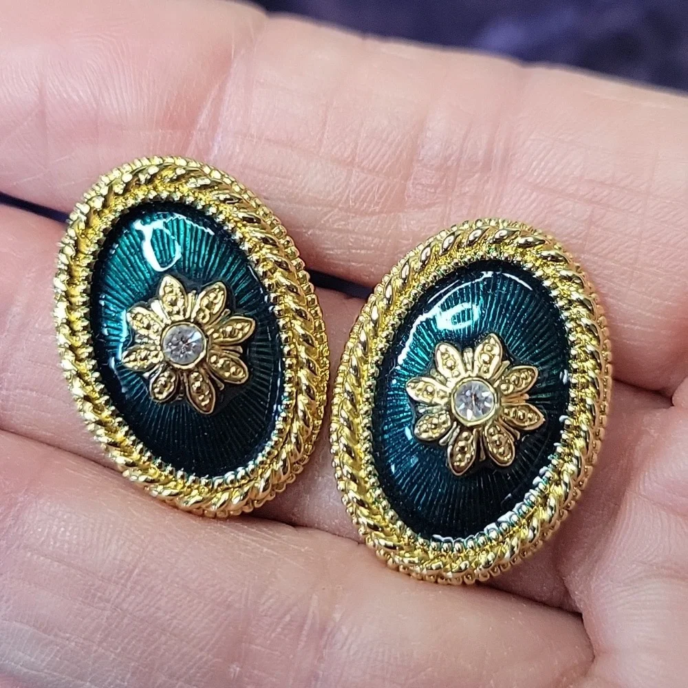 Avon Holiday Hues Pierced Earrings With Surgical Posts ~Original Box